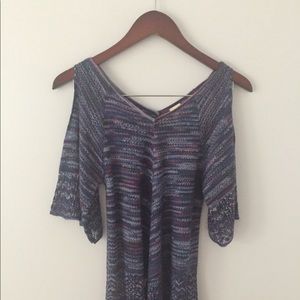 Selling this cute sweater shirt!